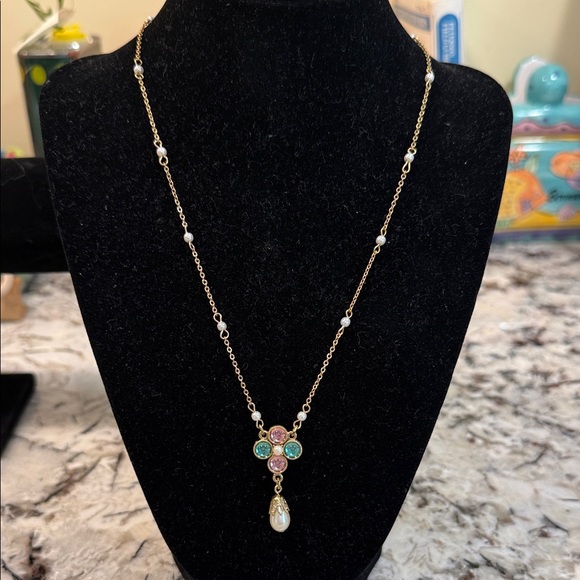 1928 Brand Elegant Gold and Multicolor Pendant Necklace - Picture 1 of 3